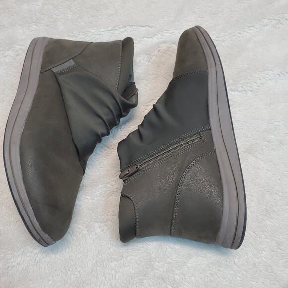 Clarks Cloudsteppers Olive Green Comfort Ruched Office Lagenlook Ankle‎ Boots 9 - Picture 1 of 9